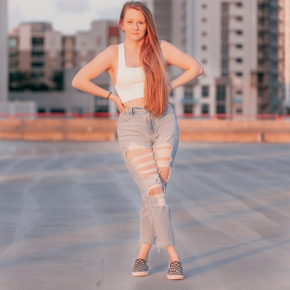 Meet your Posher, Jessica - Picture 2 of 4